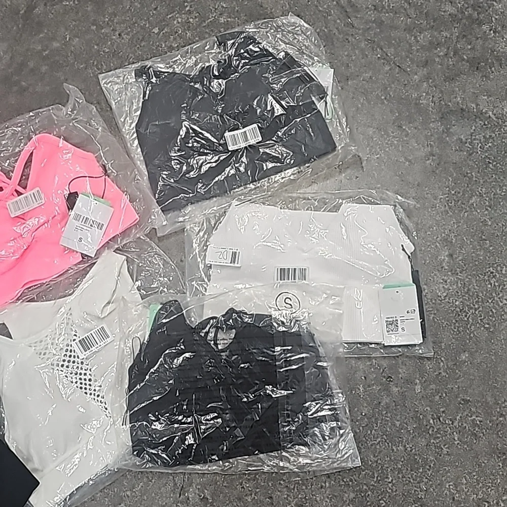 New w/tags 9x Forever 21 Assorted Sports Bras in Size S